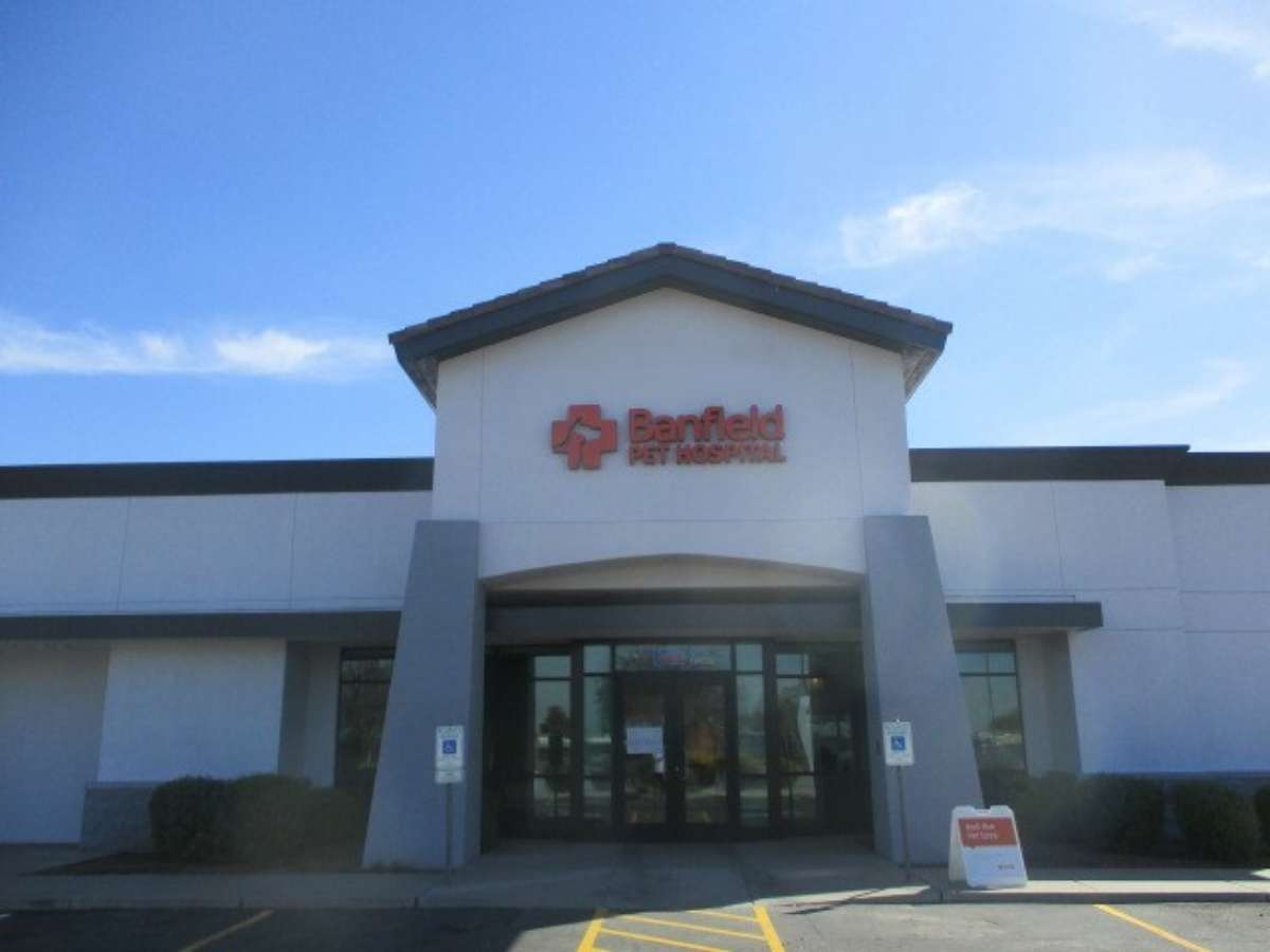 The Avondale Fiesta Banfield front entrance