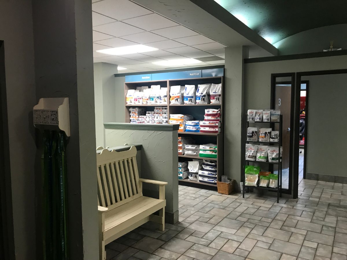 The Banfield Pet Hospital: Frisco North lobby and shop