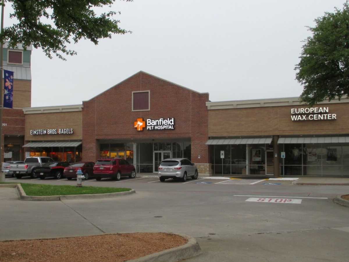 The Banfield - Flower Mound TC exam hospital front entrance