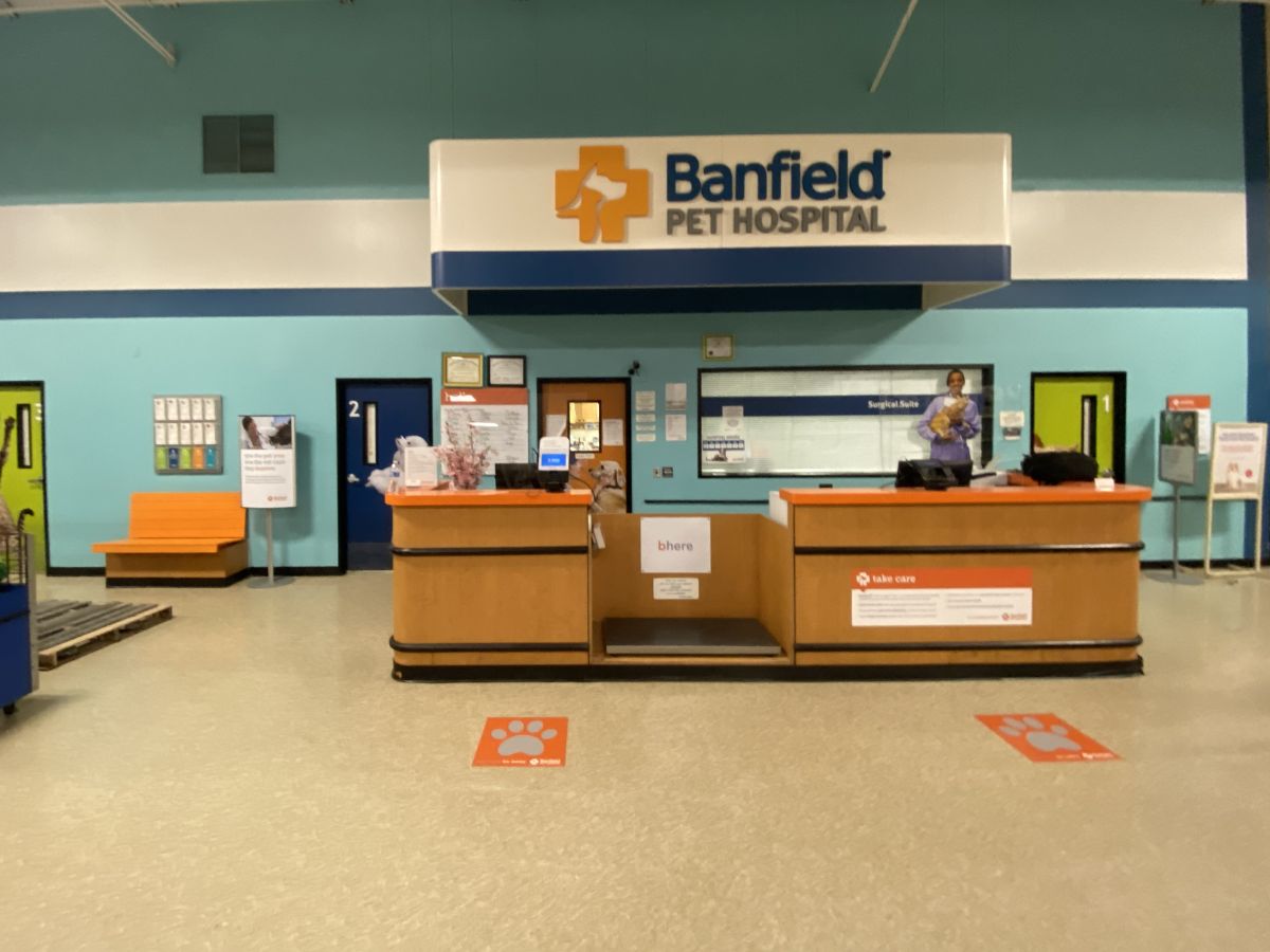 The Fort Worth Alliance Town Center Banfield front desk