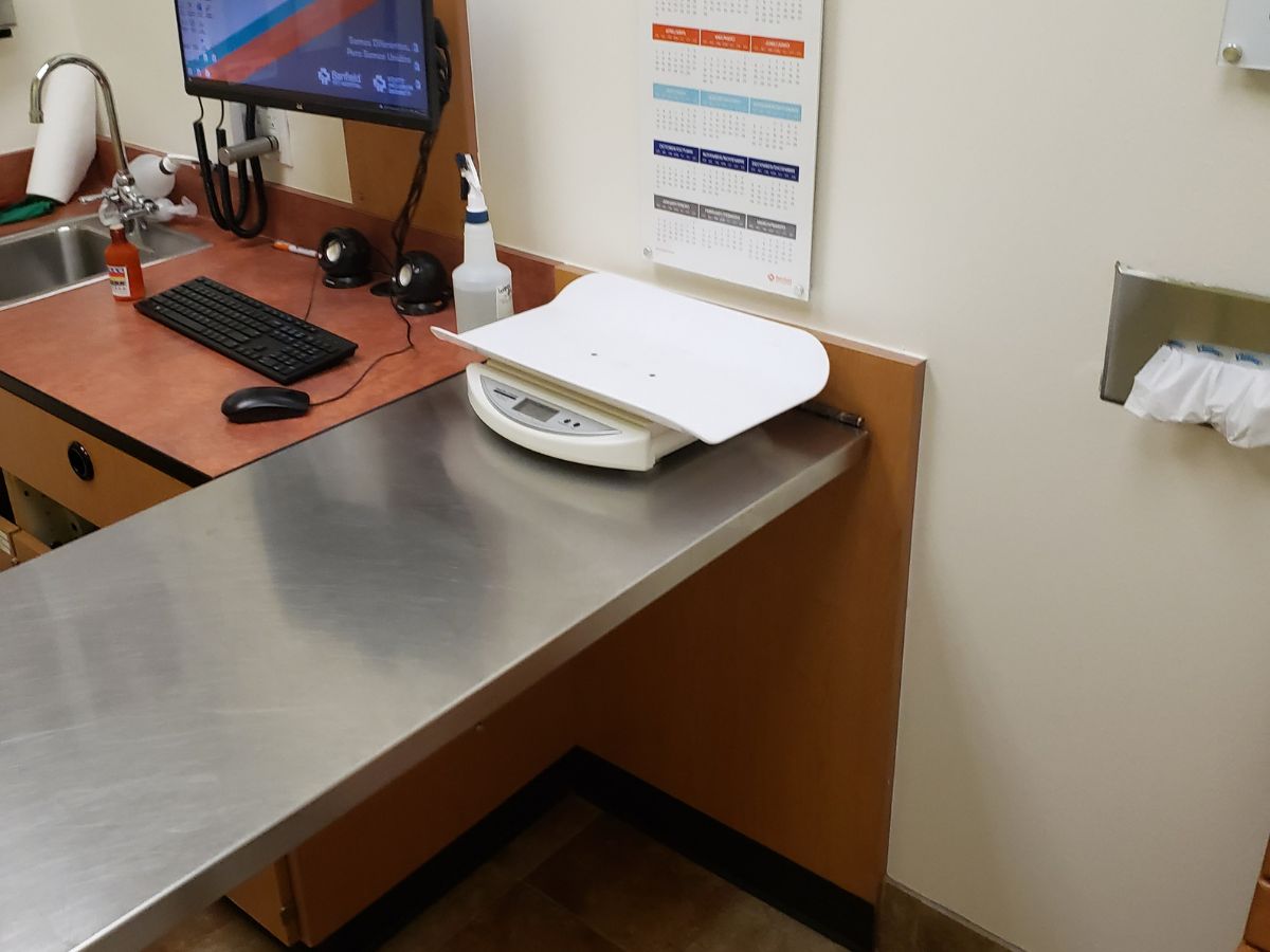 An alternate view of the Old Katy Banfield hospital exam room