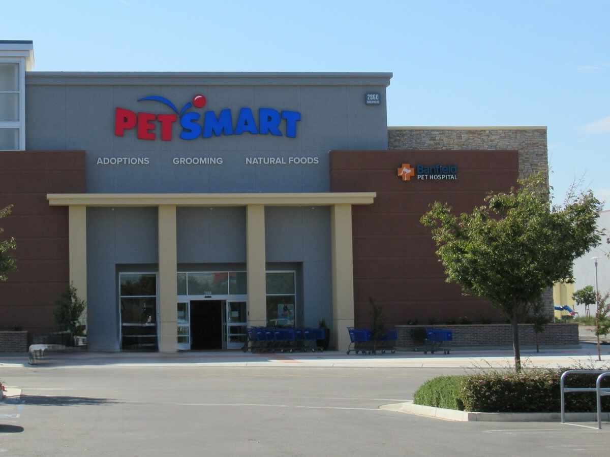 The PetSmart and Banfield - Dublin East front entrances