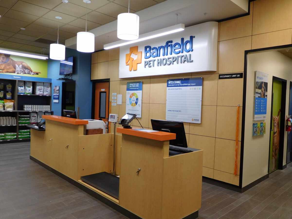 The Banfield - San Jose Brokaw hospital front entrance and check-in