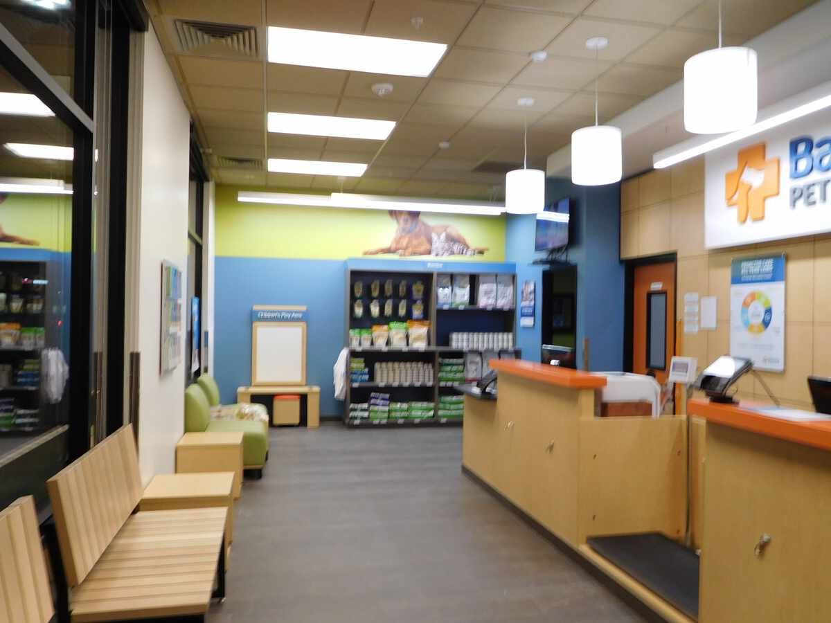 Another view of the San Jose Brokaw Banfield check-in area