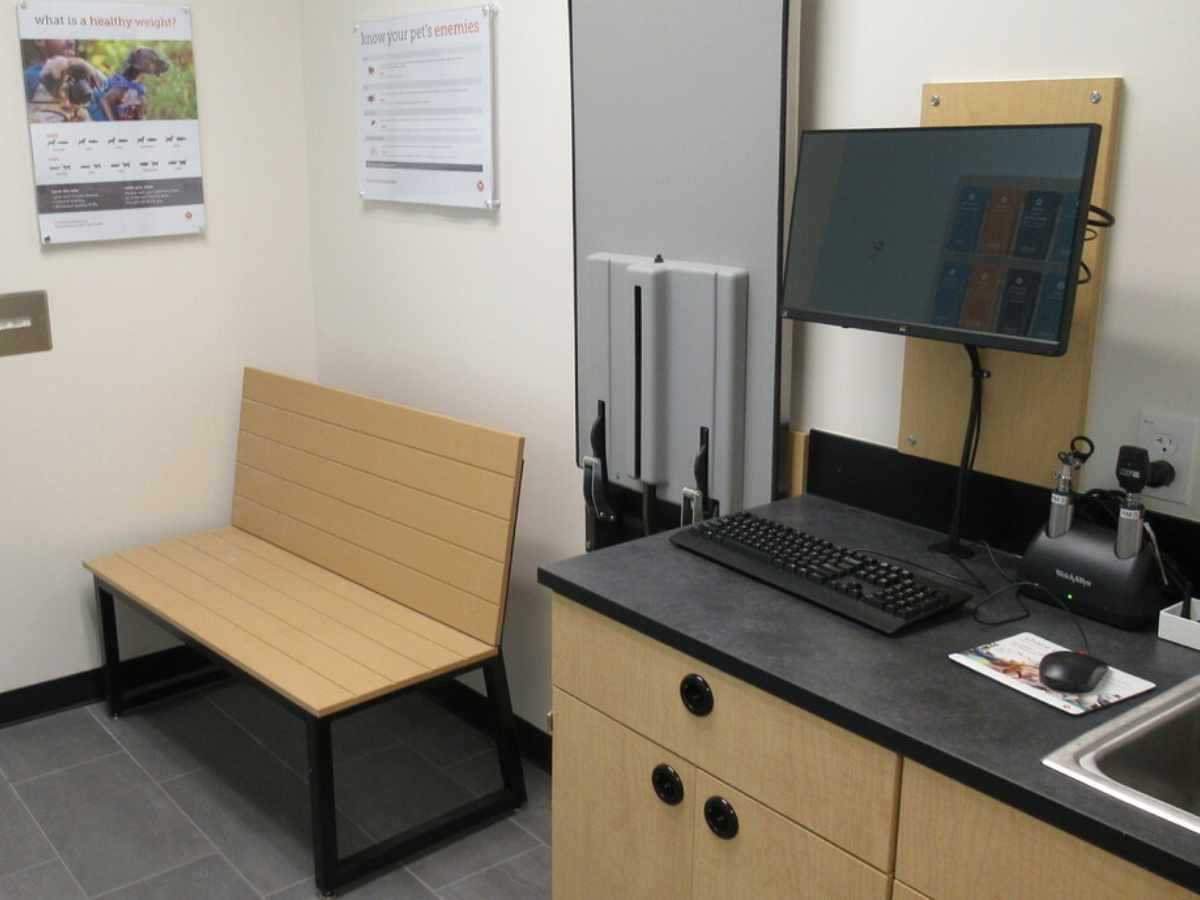 The Dublin Banfield exam room and folded table