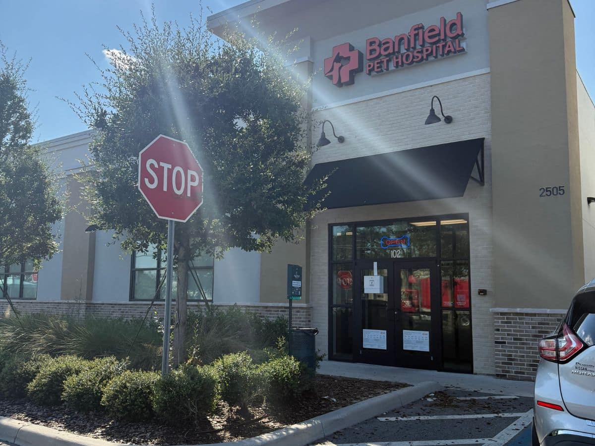 The Banfield Pet Hospital Ocala East exterior