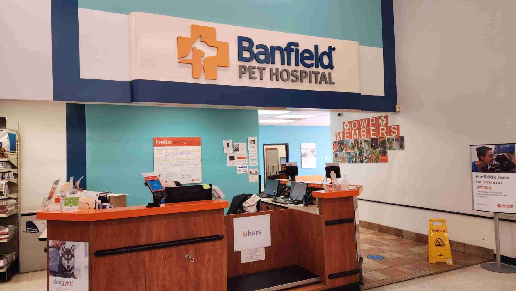 The front desk of the Columbus hospital